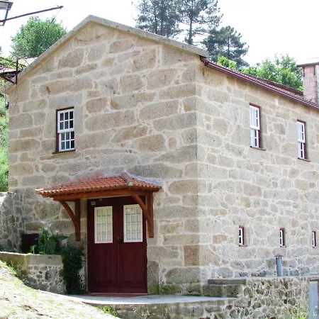 3 Bedrooms House At Lindoso 펜션