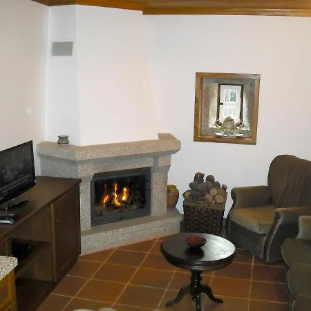 3 Bedrooms House At Lindoso
